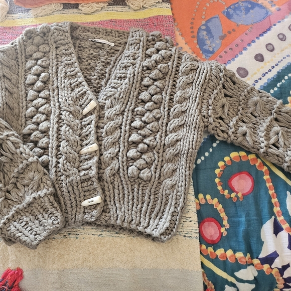 Zara Sweaters - Zara Chunky Knit Women Sweater - Olive (ish) Green